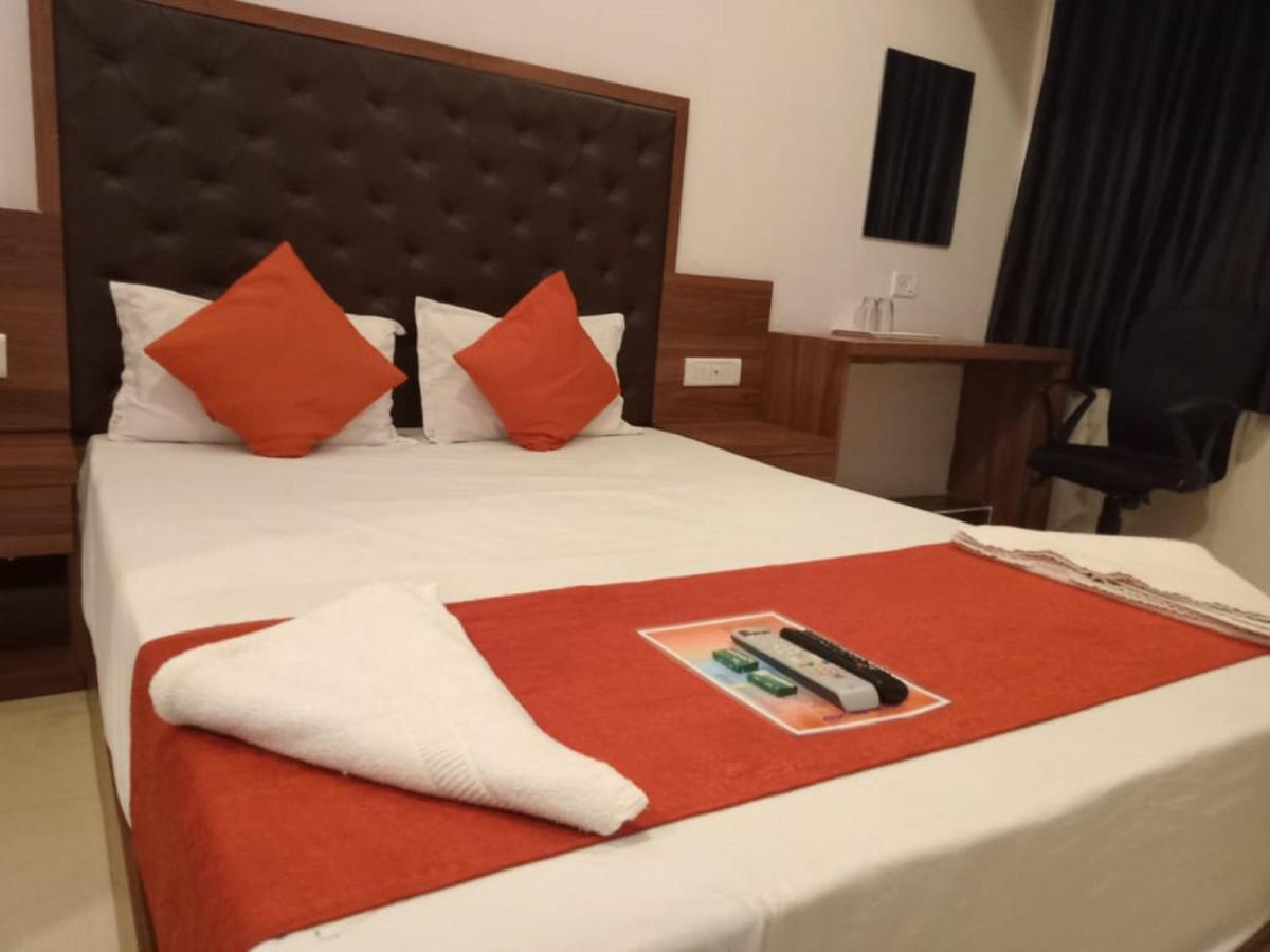 Hotel Sai Deep Lodging By Wb Inn Наві-Мумбаї Екстер'єр фото